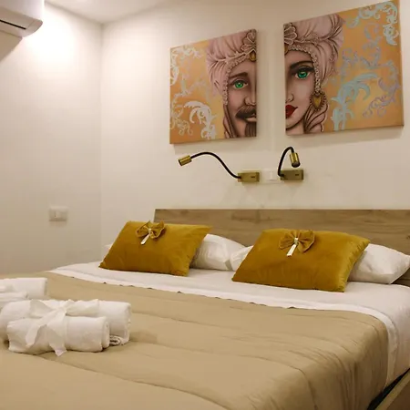Pillis House Elegante E Accogliente In Centro Apartment