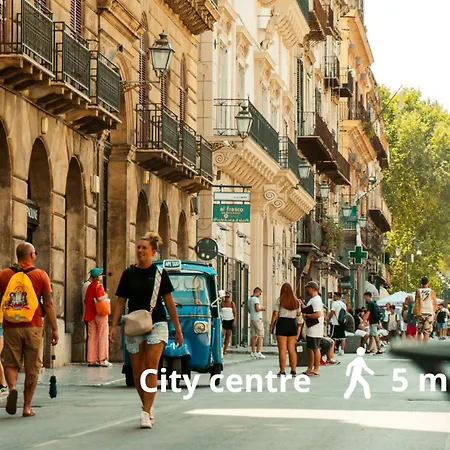 Pillis House Elegante E Accogliente In Centro Appartamento